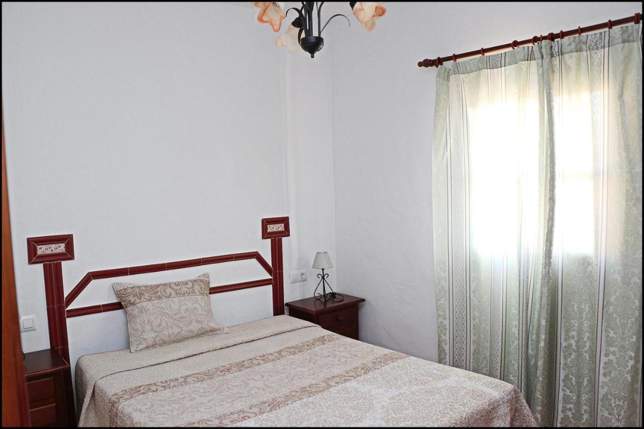 Chalet Rustico Roche كونيل ذي لا فرونتيرا المظهر الخارجي الصورة
